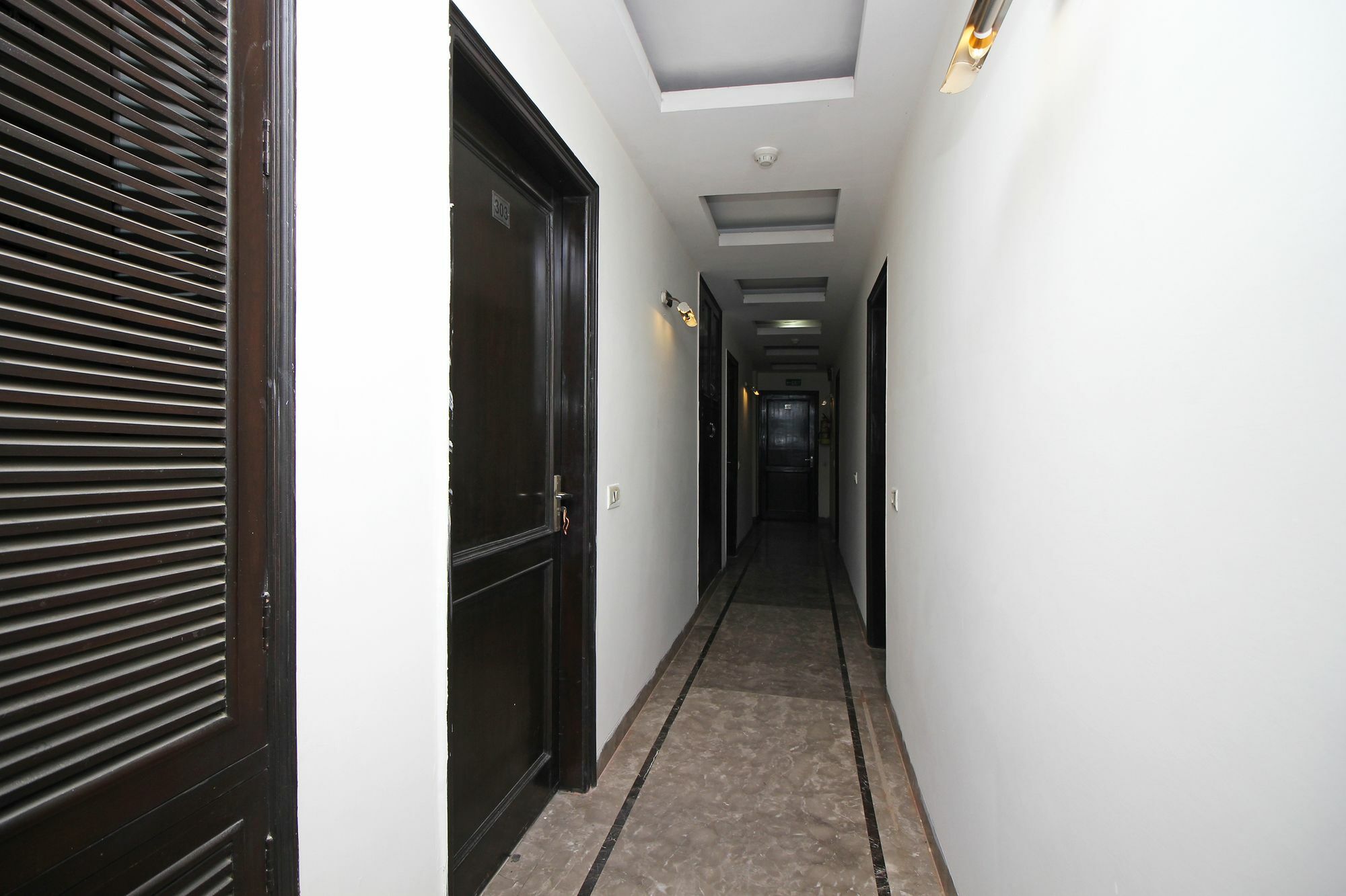 Oyo 9030 Hotel Delhi Airport Plaza Нью-Дели Экстерьер фото