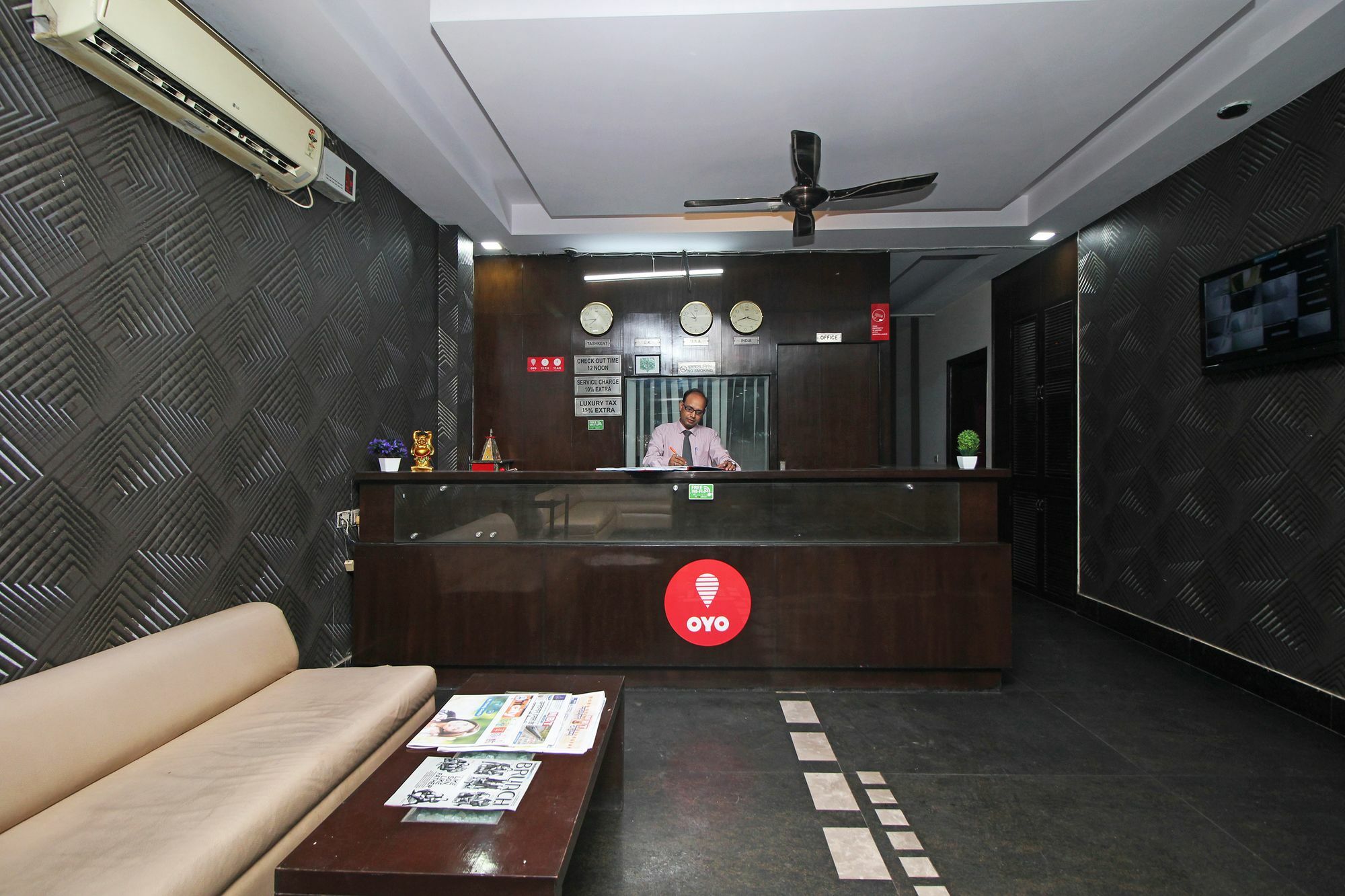 Oyo 9030 Hotel Delhi Airport Plaza Нью-Дели Экстерьер фото